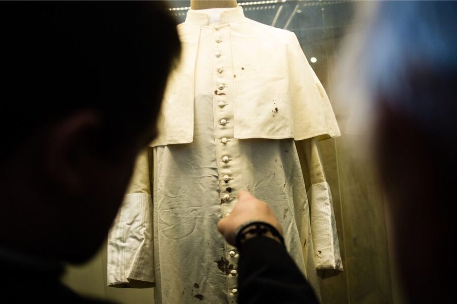 Krakow: Pope John Paul II Guided Tour with Home & Sanctuary - Key Highlights You Will Actually Feel
