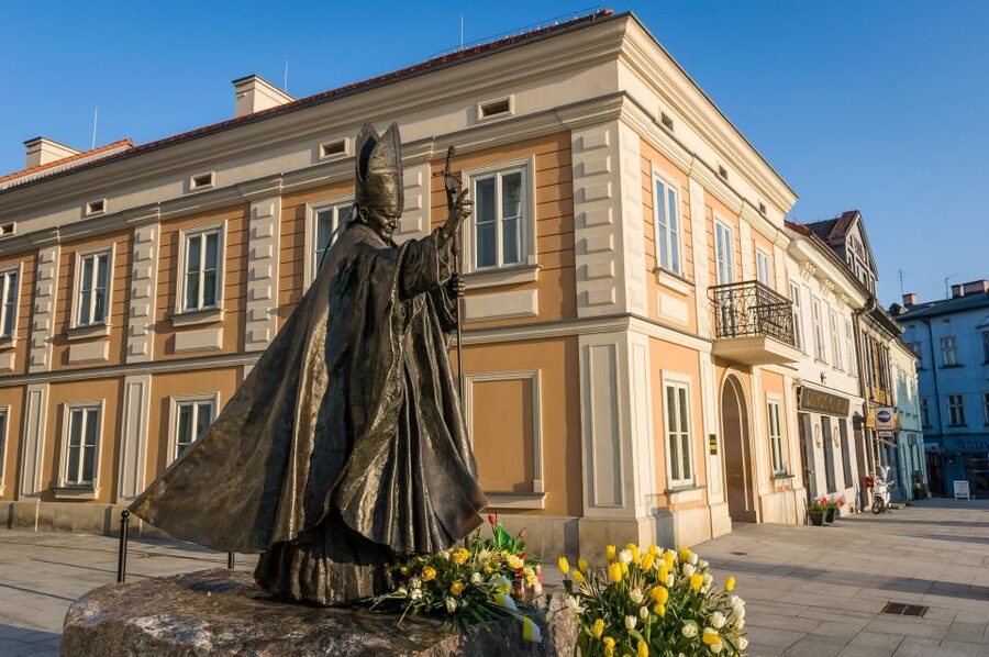 Krakow: Pope John Paul II Guided Tour with Home & Sanctuary - Pope John Paul II in Three Places, One Connected Story