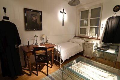 Pope John Paul II History: Guided Tour – Home & Sanctuary