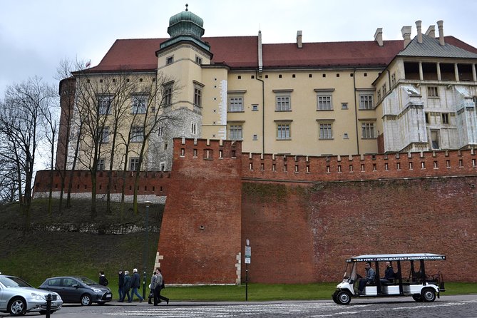 Krakow: Private Guided City Tour by Electric Car - Stop 3: Kazimierz, from separate town to Krakow district