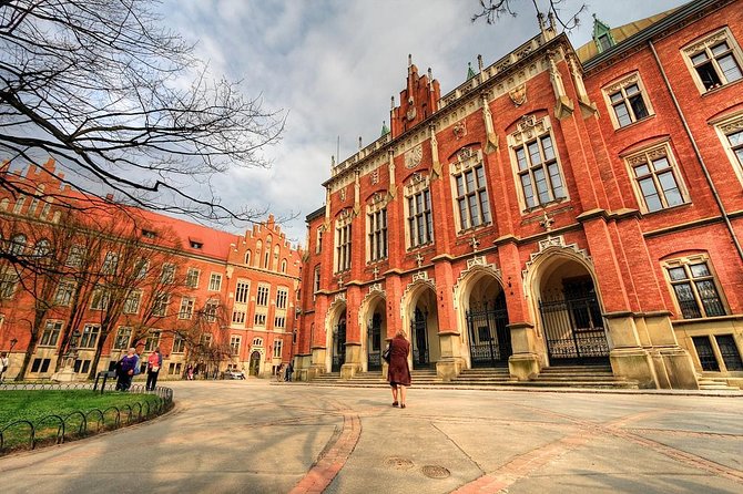 Krakow Private Tour By Walk & Car - Rynek Glówny: where you get your bearings and your sense of Krakow