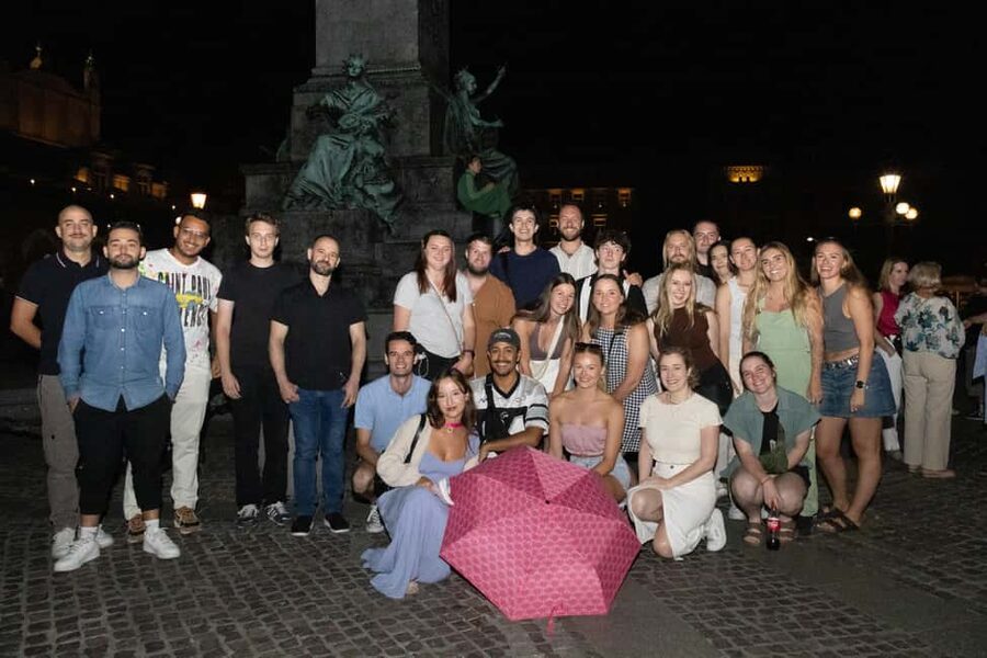 Krakow: Pub Crawl 1H Open Bar, VIP Entry & Welcome Shots - VIP Entry, Express Security, and Skipping the Queue