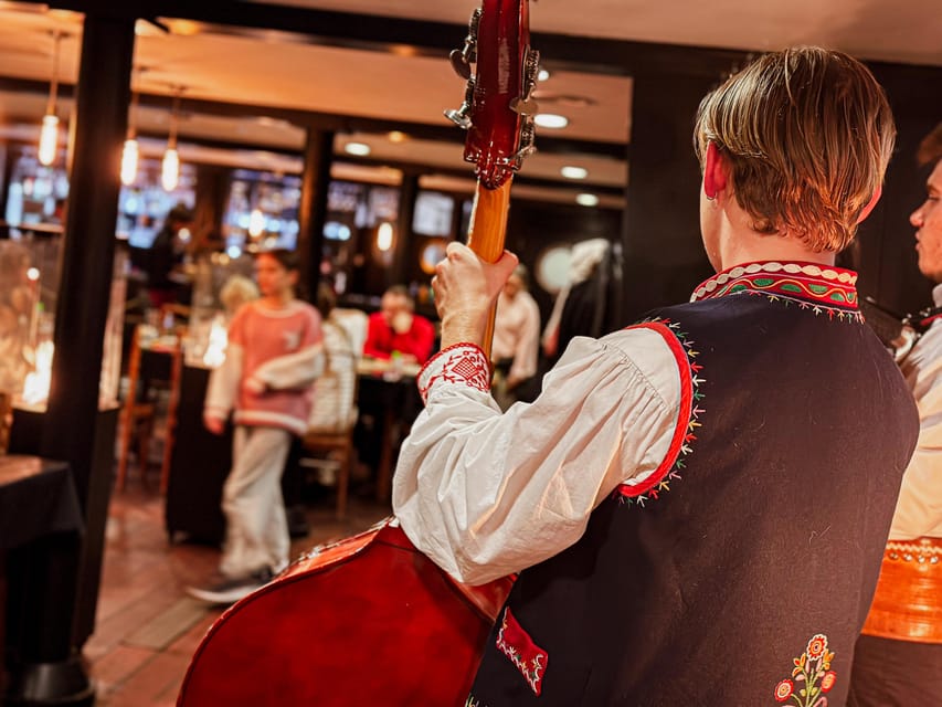 Krakow: Regional Polish Dinner with Vistula River Cruise - The Wawel Castle view: why dining here is more than just dinner