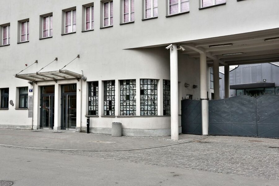 Krakow: Schindler's Factory Guided Tour with Entry Ticket - Value in Krakow: is $25 a good deal for this stop?