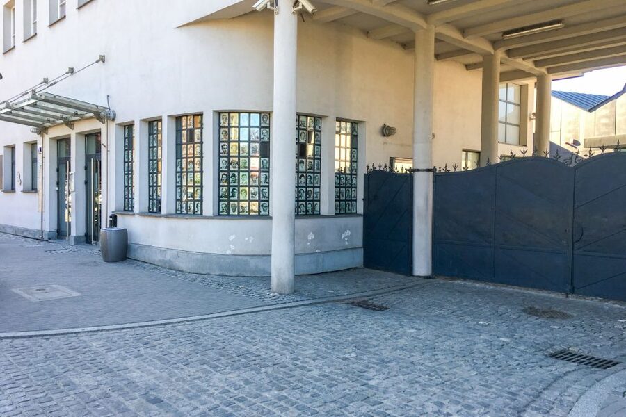 Krakow: Schindler's Factory Tour with Entrance Ticket - Entering Schindler’s Factory: what skip-the-line really buys
