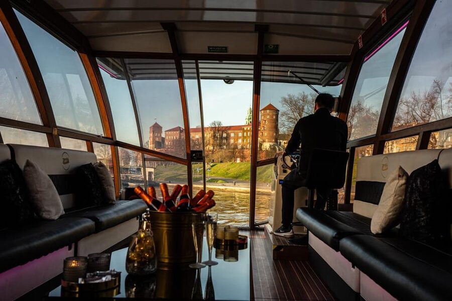 Krakow: Sightseeing Cruise on Vistula River with Audio Guide - Kazimierz from the cruise deck: the other side of Krakow