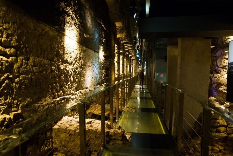 Krakow: Skip-the-Line Rynek Underground Museum Guided Tour - Why the Rynek Underground Museum feels like time travel