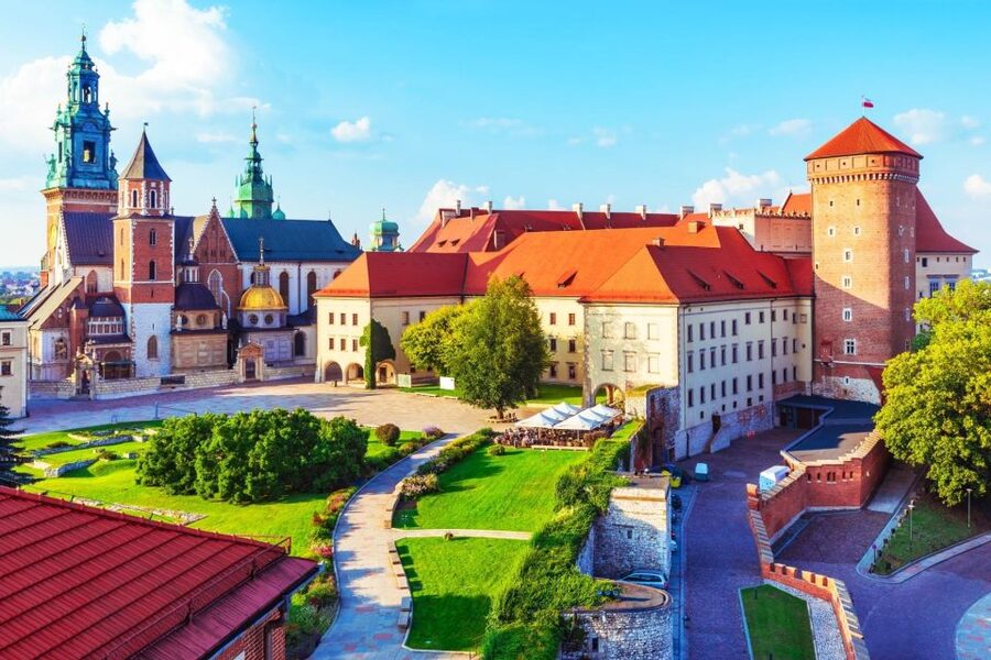 Krakow: Skip the Line Wawel Castle & Cathedral Private Tour - Should you book the Wawel skip-the-line private tour?