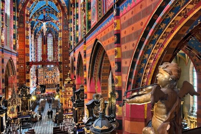 Krakow Small Group Tour from Warsaw with Lunch, Schindler's Factory included - Rynek Glowny: getting your bearings fast in Krakow’s main square
