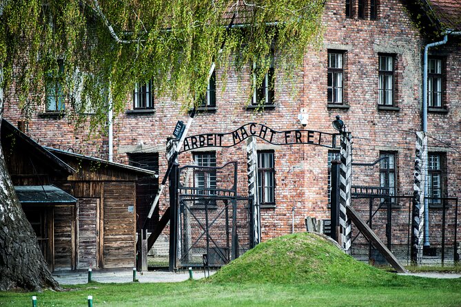 Krakow to Auschwitz Birkenau Guided Tour with Ticket and Transfer - Tickets, the headset, and the promise to reduce line time