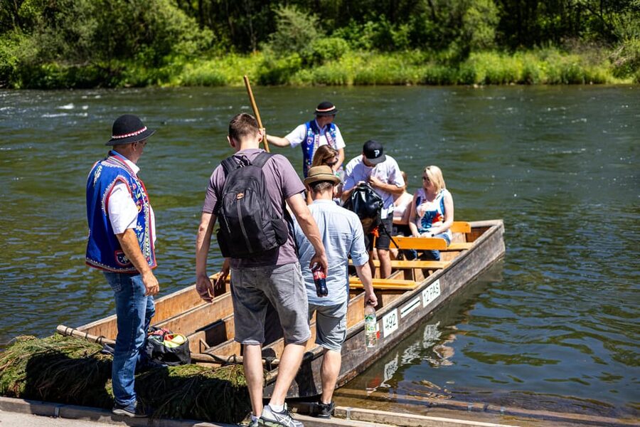 Krakow: Traditional Dunajec Rafting and Mountain Chairlift - Szczawnica main square: where the day slows down