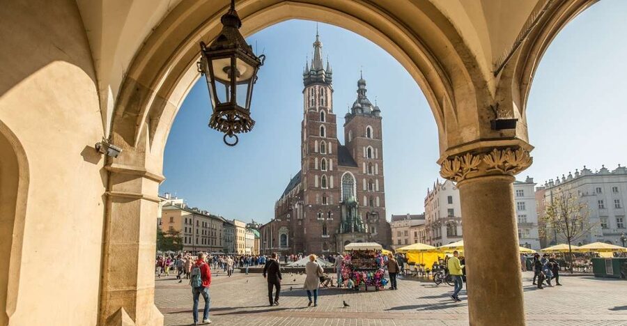 Krakow: Traditional Street Food Walking Tour - Key highlights to look forward to