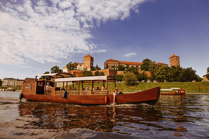 Krakow Vistula River 1 Hour Sightseeing Cruise - On-Board Comfort and the Audio Guide: What Works, What to Watch For