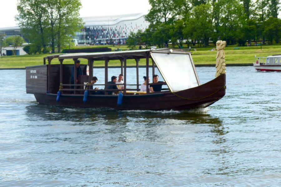 Krakow: Vistula River Cruise with Historical Views - Entering Krakow From the Vistula, Starting at Powiśle Street