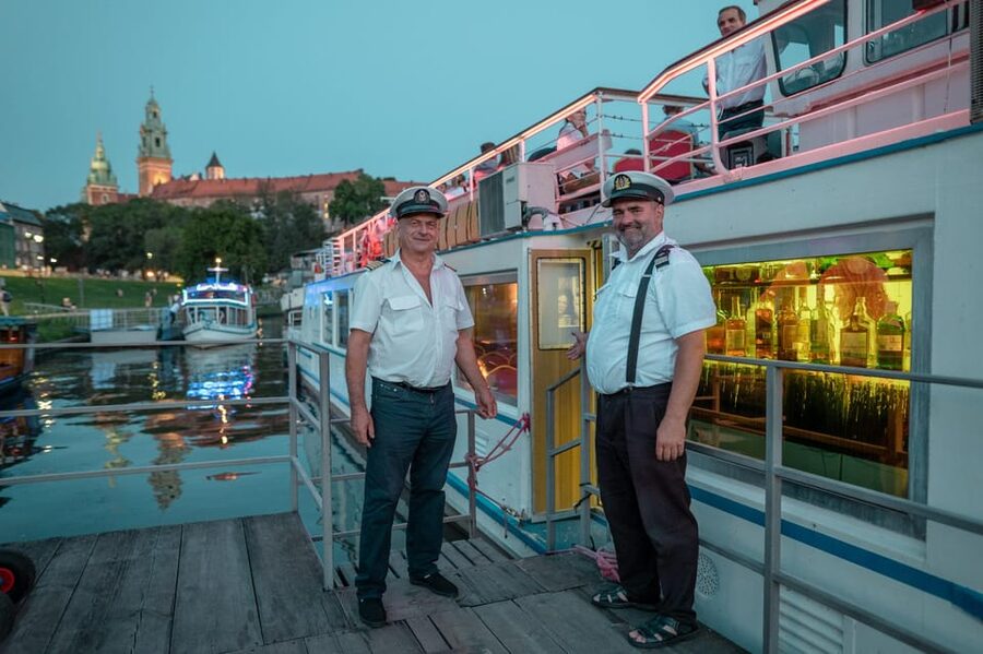 Krakow: Vistula River Sightseeing Cruise ️ - The route: Wawel Castle to Zwierzyniec, then Old Town viewpoints
