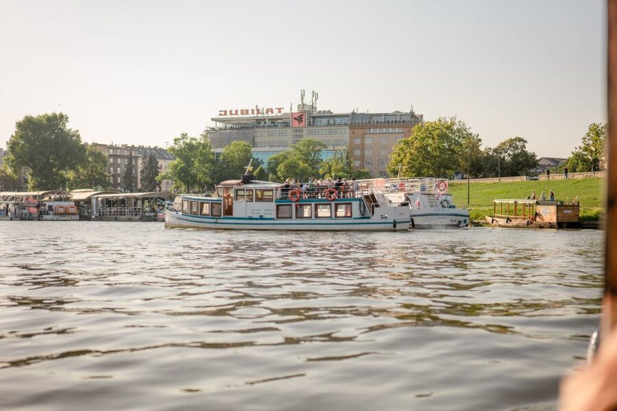 Krakow: Vistula River Sightseeing Cruise ️ - Audio guide in several languages, and what to expect from the information