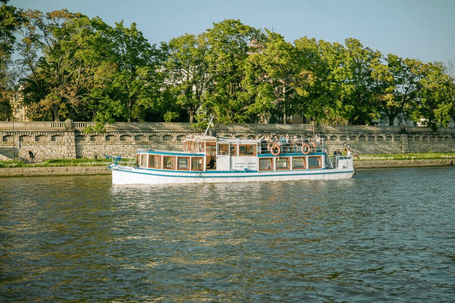 Krakow: Vistula River Sightseeing Cruise ️ - Price and value: is $16 a smart use of time?