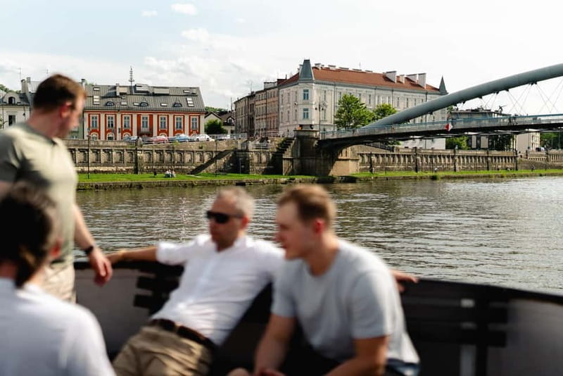 Krakow: Vistula River Sightseeing Cruise with Audio Guide - Grunwald Bridge and Balon widokowy: big-city cues on a river route