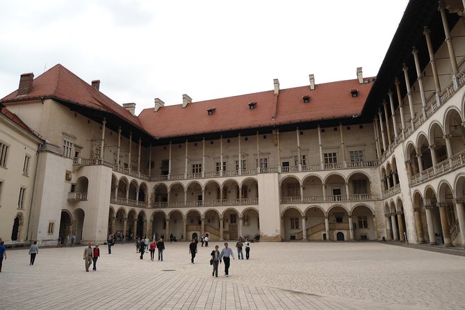 Krakow: Wawel Castle Guided Tour - Wawel Cathedral: Architecture, Faith, and Big-Name Polish Royal Tombs
