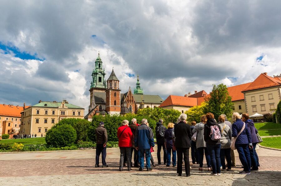Krakow: Wawel Castle Guided Tour with Entry Tickets - Using the photo stop to work smarter, not longer