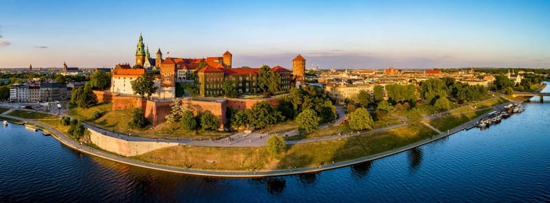 Krakow: Wawel Hill Audioguide Tour - Meeting point at Tourist Information, Bracka 15