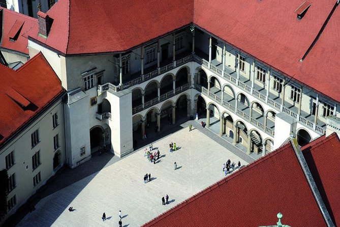 Krakow - Wawel Sightseeing of the Royal Hill - Cathedral viewing from outside: still worth it, even without entry