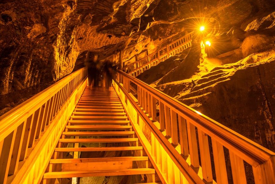 Krakow: Wieliczka Salt Mine Fast-Track Ticket & Guided Tour - The salt sculptures and chapel scenes you will remember