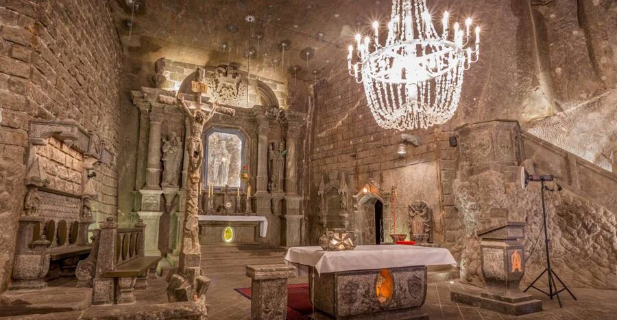 Krakow: Wieliczka Salt Mine Guided Tour & Tickets - Entering the Wieliczka Salt Mine World From Krakow