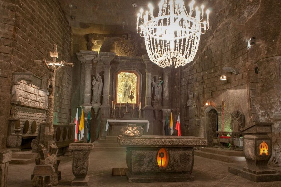 Kraków: Wieliczka Salt Mine Guided Tour with Hotel Pickup - Salt corridors, chambers, and the art that turns rock into storytelling