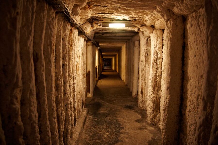 Kraków: Wieliczka Salt Mine Guided Tour with Transfer - Who this tour suits, and who should skip it