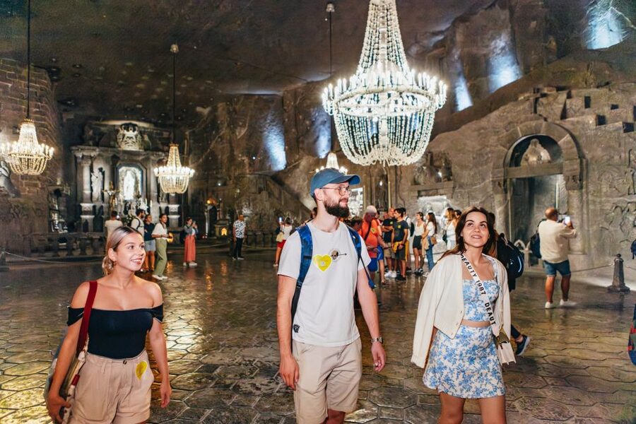 Krakow: Wieliczka Salt Mine Tour with Entry Ticket - Free time windows: shops, photos, and not missing your group