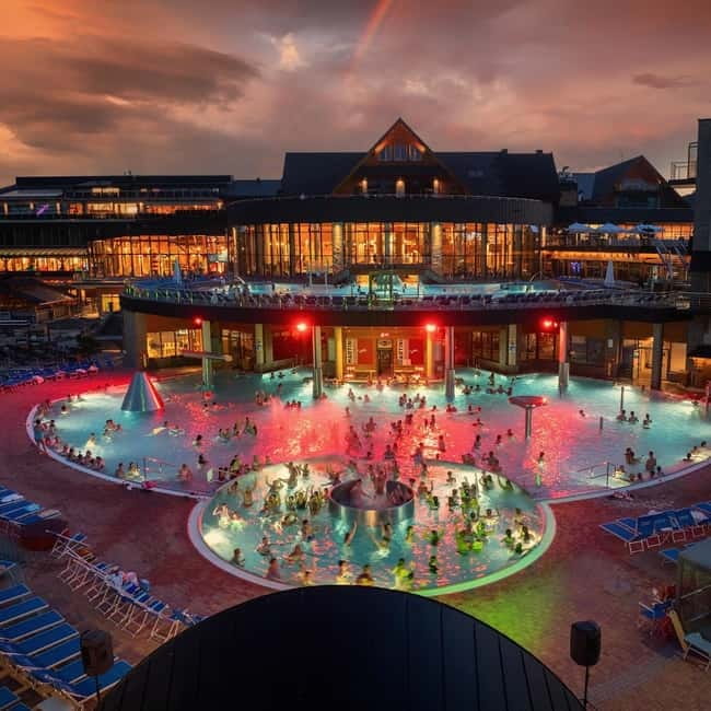 Krakow–Zakopane: Cable Car, Chocholow Baths, Cheese & Vodka - Chocholow Thermal Baths: how to enjoy 3 hours without losing your mind