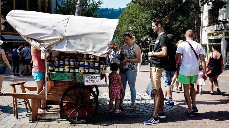 Krakow: Zakopane Cable Car, Spirits, Tasting & Thermal Baths - Chochołów Thermal Baths: 3 Hours to Soak, Sauna, and Unplug