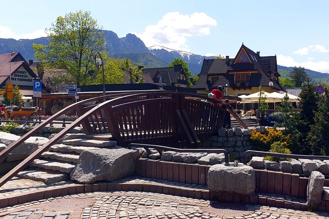Krakow - Zakopane: Funicular, Cheese and Highland Highlights - Chochołów UNESCO village, wooden houses and slow charm