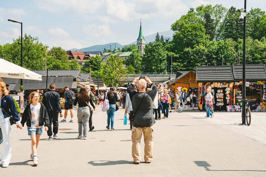 Krakow: Zakopane One Day Trip with Funicular & Thermal Pools - Getting there in comfort, and what to watch for