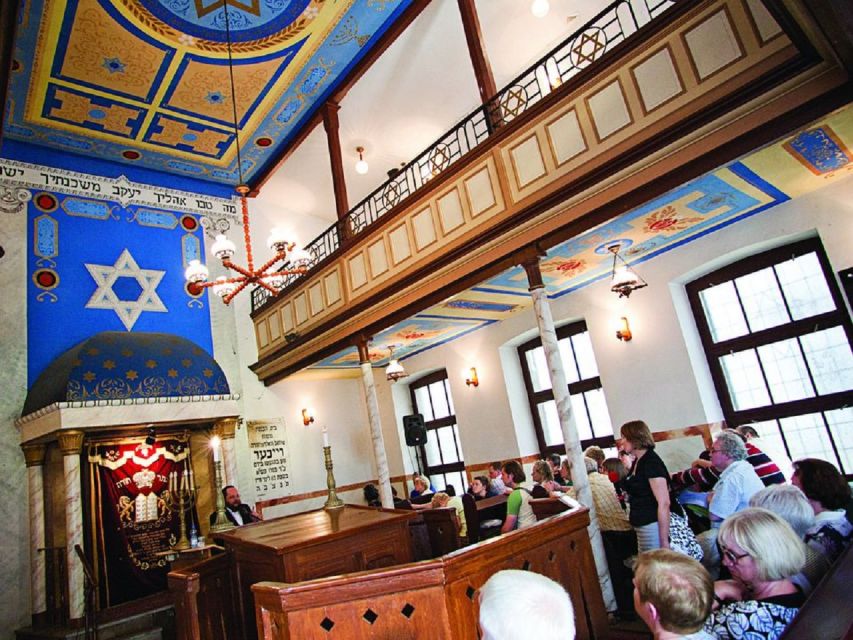 Lodz: Jewish Heritage Private Tour - Before the Holocaust: How Many Jews Lived in Łódź?