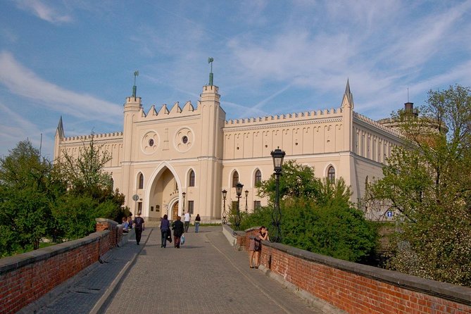 Lublin: Old Town Highlights Private Walking Tour - Plac Po Farze and the Story of What Was Removed