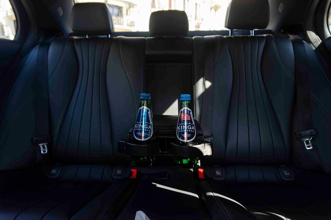 Luxury Warsaw Chopin Airport Transfer by private Limousine - The ride itself: what 20 to 30 minutes means in real life