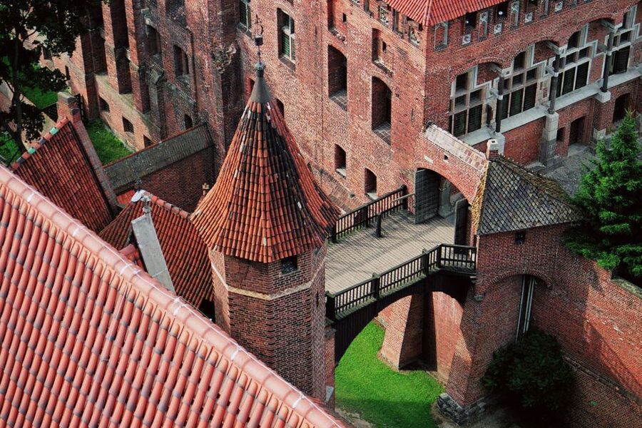 Malbork Castle Half Day Private Tour - Entering Malbork Castle With Skip-the-Line Access