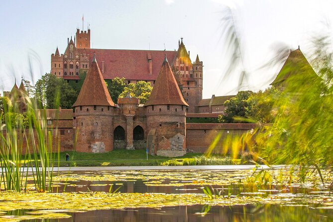 Malbork Castle Private Tour from Gdansk - Exhibitions you should actually care about: weapons, armor, flags, Amber