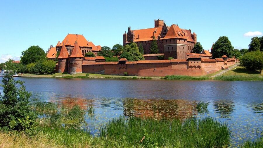 Malbork Castle Tour: 6-Hour Private Tour - The Teutonic Knights Stories, Without the Confusion