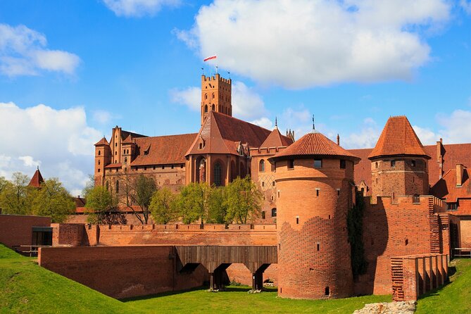 Malbork Castle Tour: 6-Hour Private Tour to The Largest Castle in The World - Key highlights at a glance