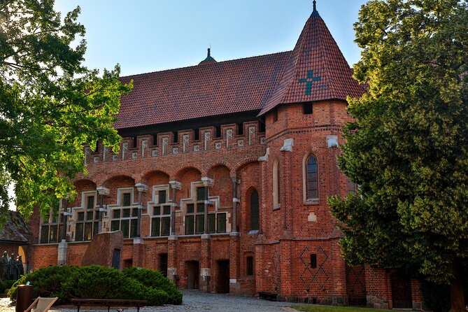 Malbork Castle Tour: 6-Hour Private Tour to The Largest Castle in The World - Price of $354.79 per person: when it feels fair and when it doesn’t