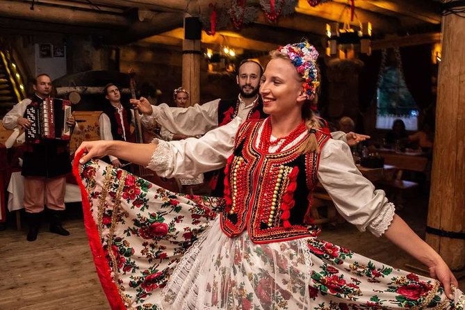 Polish Folk Show and Dinner From Krakow - Getting There From Krakow: The One Pickup Spot and the Timing That Matters