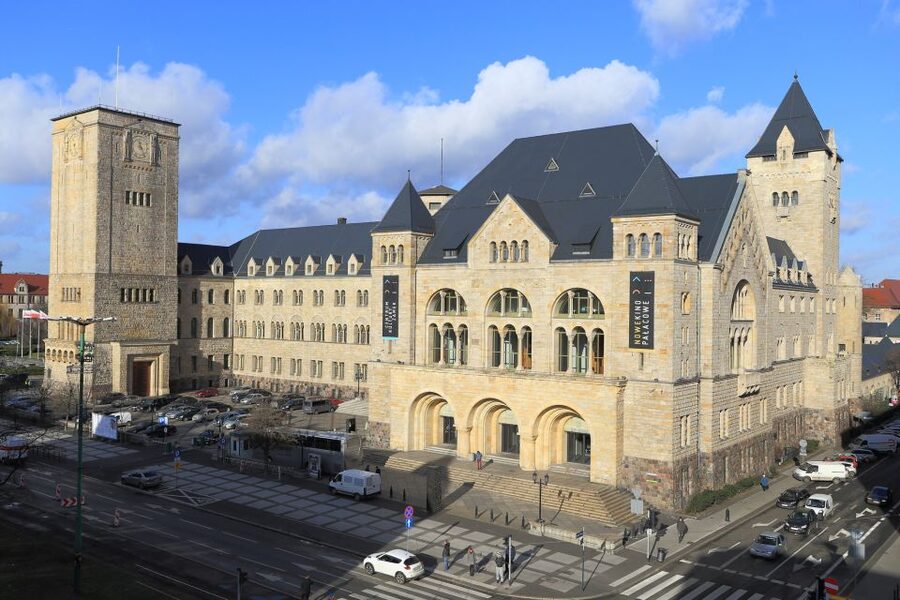 Poznan: Old Town, Srodka District, & Cathedral Private Tour - Freedom Square and 19th Century Landmarks: The Civic Finale