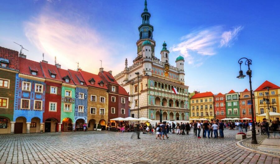 Poznan Private City Walking Tour from Cathedral Island - What to bring and how to prepare for a Cathedral Island to plaza walk