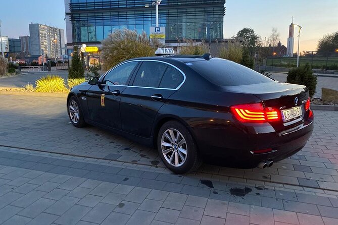 Private Airport Transfer from/to Krakow Balice Airport - A private KRK transfer, minus the airport chaos