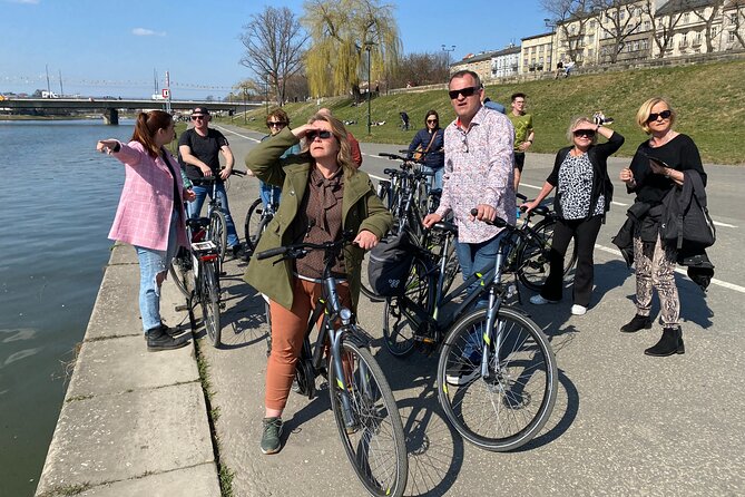 Private Bike Tour in Krakow - Kazimierz: former Jewish district life, synagogues, and today’s neighborhood feel