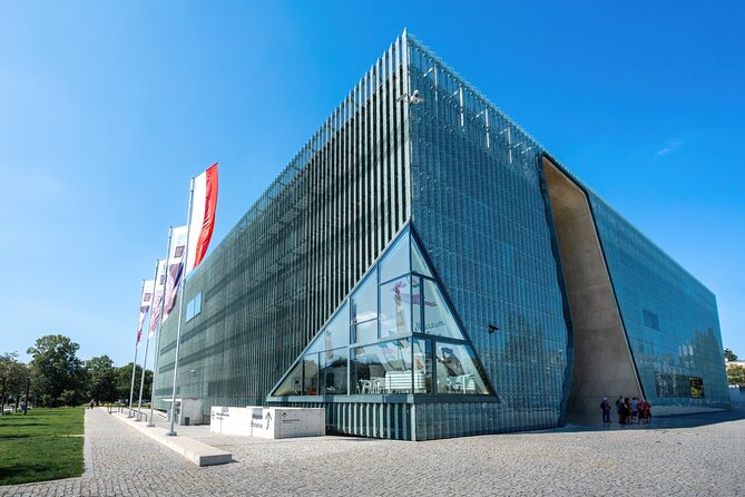 Private Tour of Warsaw Ghetto, Jewish Cemetery, POLIN Museum - Private guide value: pacing, language, and the human touch