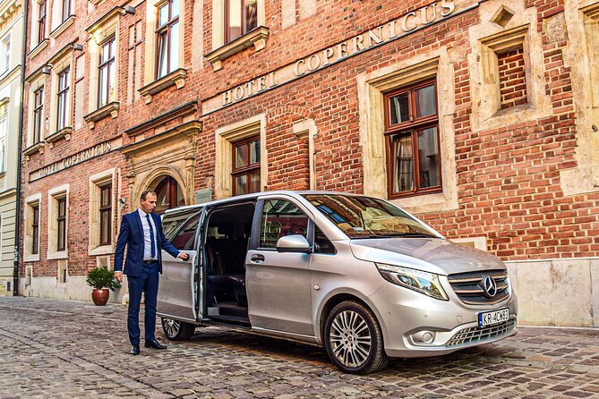 Private Transfer from/to the Krakow Airport - Door to Door Pickup: From Hotel, Hostel, or Airbnb to Krakow Airport